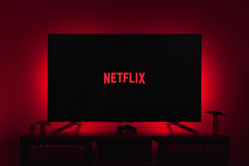 Wonderinterest | Netflix v težavah zaradi umetne inteligence? Stavke uničujejo poslovanje podjetij za pretakanje