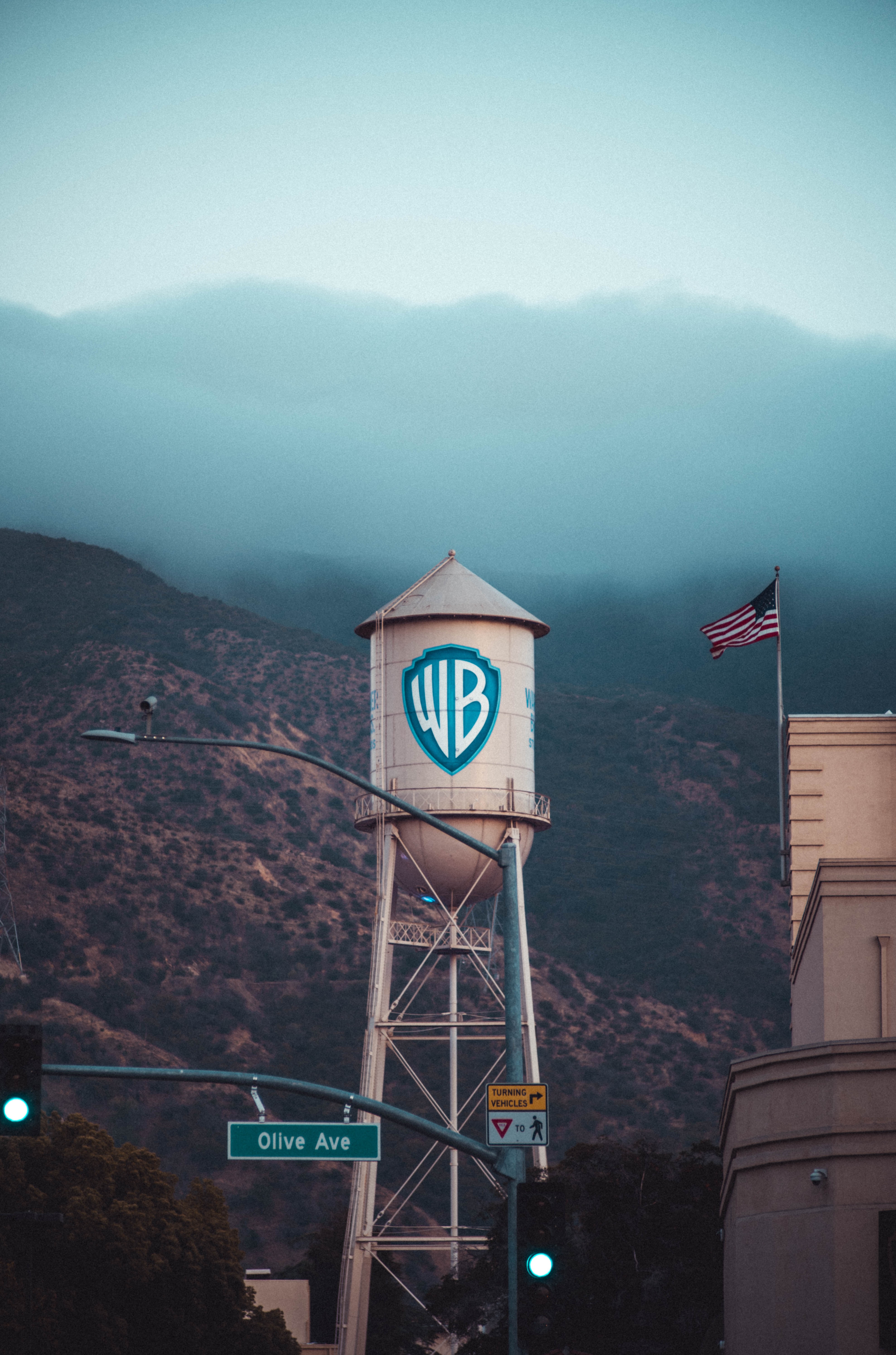 Chase Yi HO8h5miJ Yc Unsplash