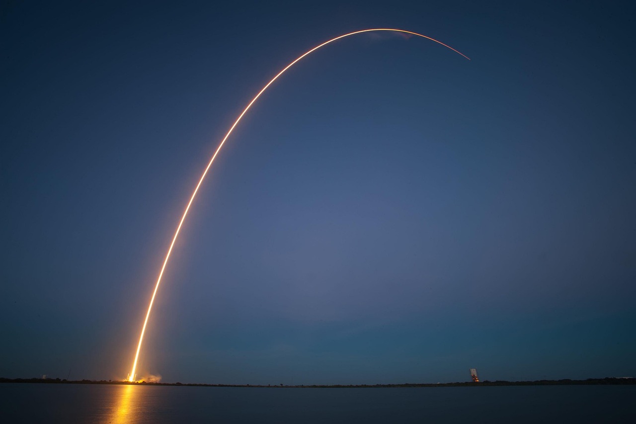 Wonderinterest | Praskla Muskova bublina? Akcie SpaceX odepsaly miliardy dolarů.